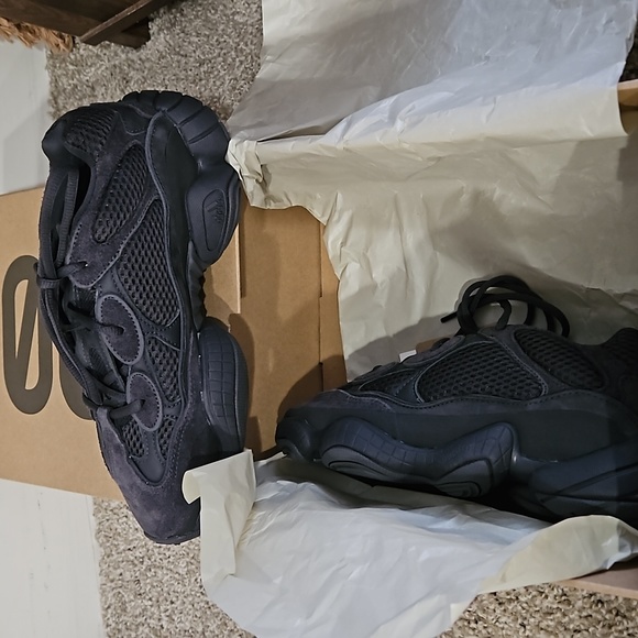 Yeezy 500 New never worn size 7men main image 4